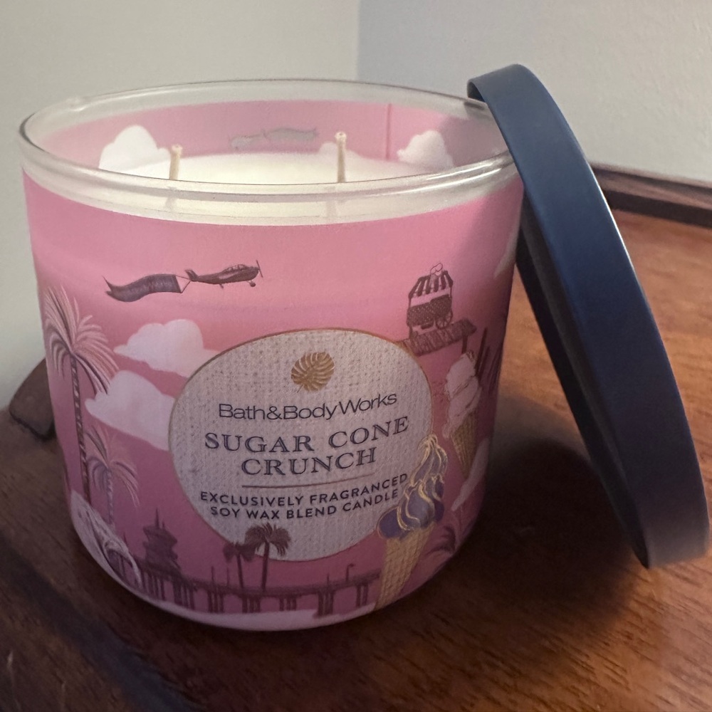Bath & Body Works Sugar Cone Crunch 3-Wick Candle